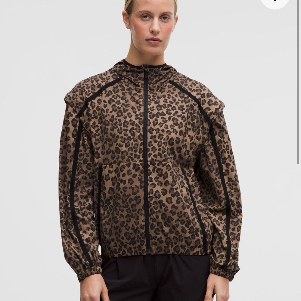 lululemon transformable windbreaker NWT - image 1
